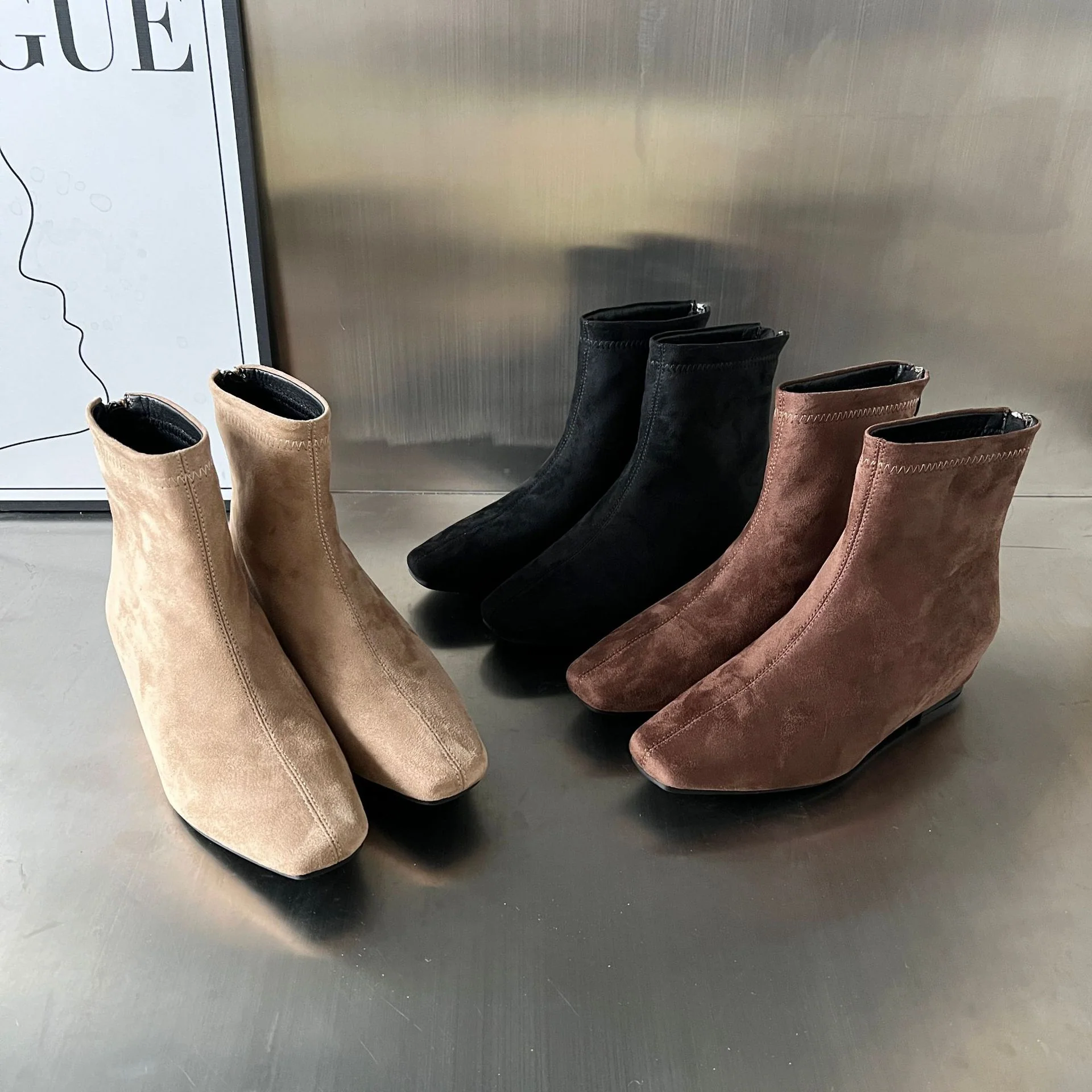 Damen Ankle Boots aus hochwertigem Wildleder mit dekorativem Reißverschluss Heidi Mode - Image 4