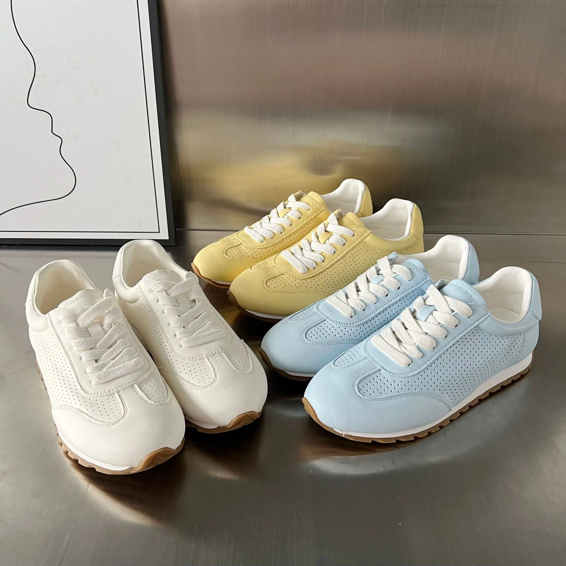 Damen Atmungsaktive Modische Sneakers mit perforierter Oberfläche und rutschfester Sohle Heidi Mode - Image 4