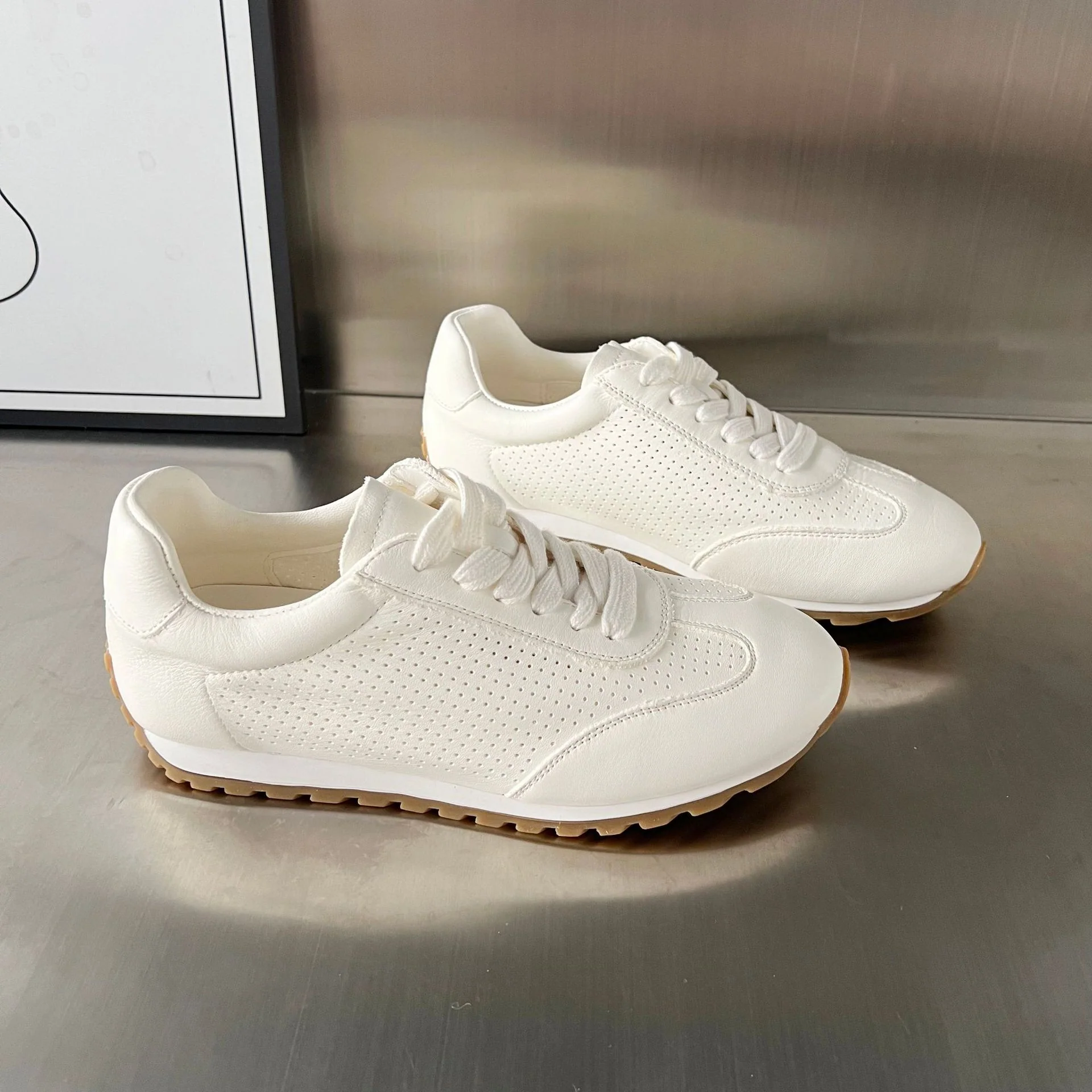 Damen Atmungsaktive Modische Sneakers mit perforierter Oberfläche und rutschfester Sohle Heidi Mode - Image 5