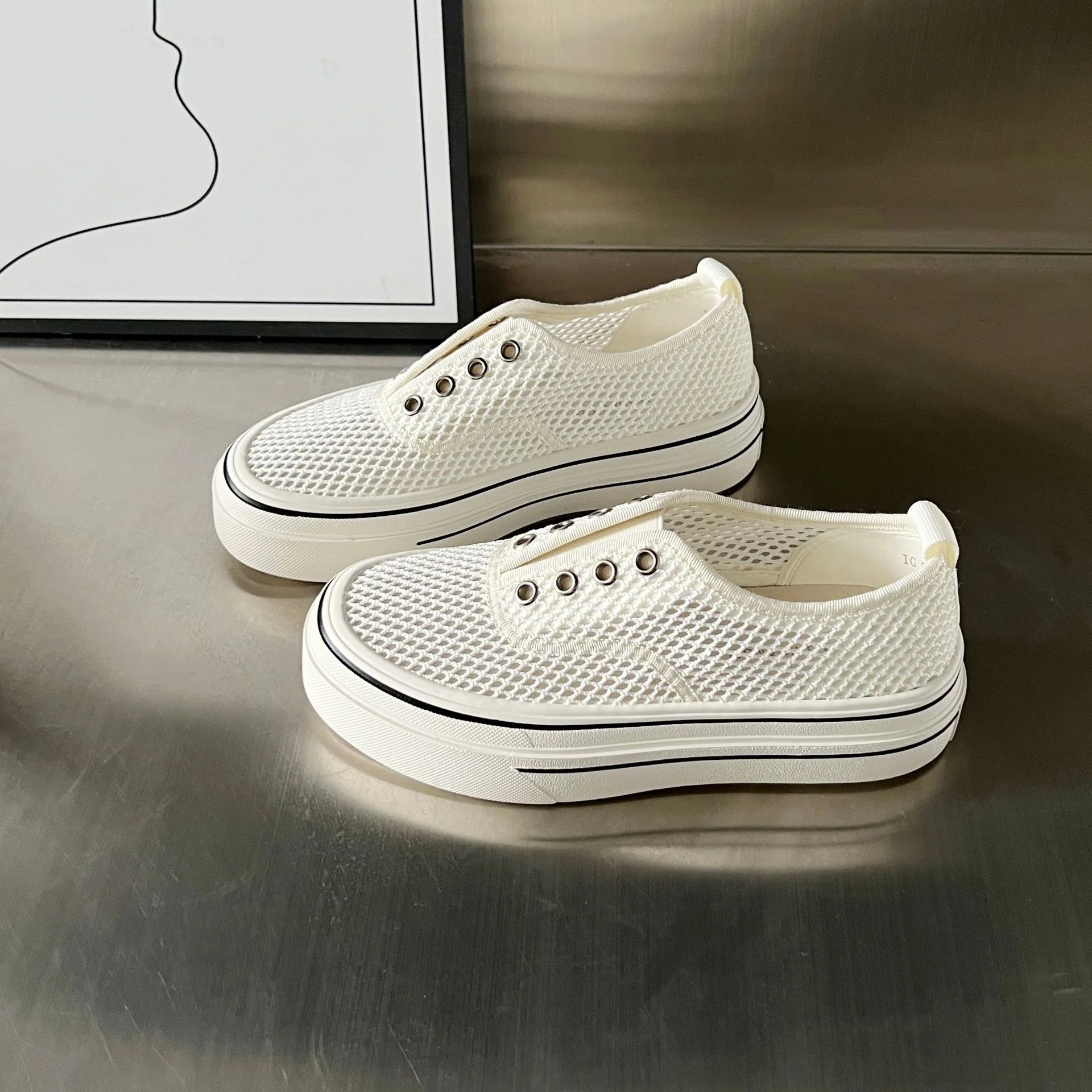 Damen Atmungsaktive Sneaker aus Mesh mit bequemem Innenfutter Heidi Mode - Image 3