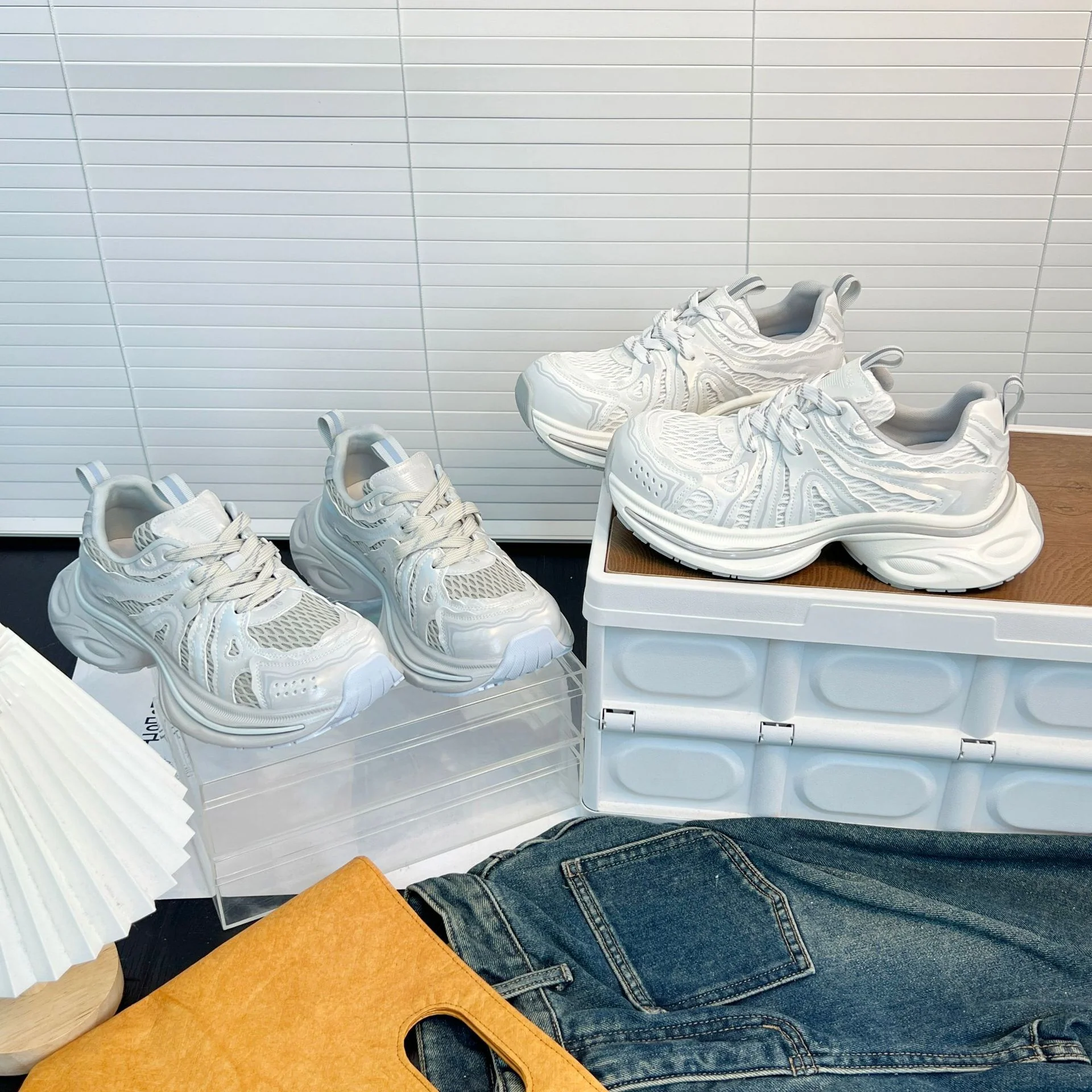 Damen Atmungsaktive Sneakers mit innovativem Dämpfungssystem und futuristischem Design Heidi Mode - Image 3