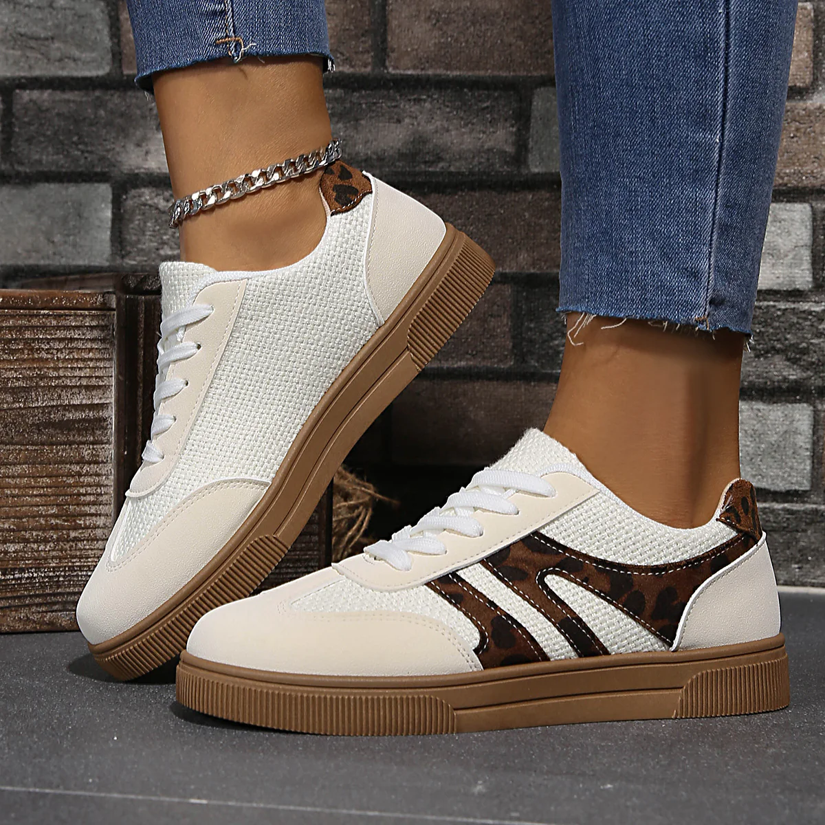 Damen Atmungsaktive Sneakers mit trendigen Leo-Akzenten Heidi Mode