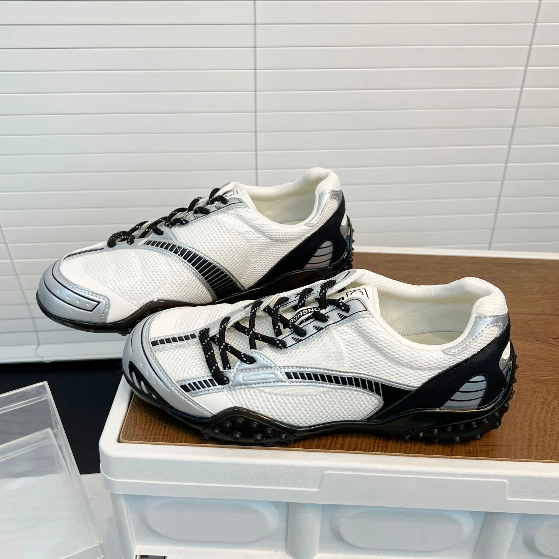 Damen Atmungsaktive Sport Sneakers mit innovativem Design und rutschfester Sohle Heidi Mode - Image 2