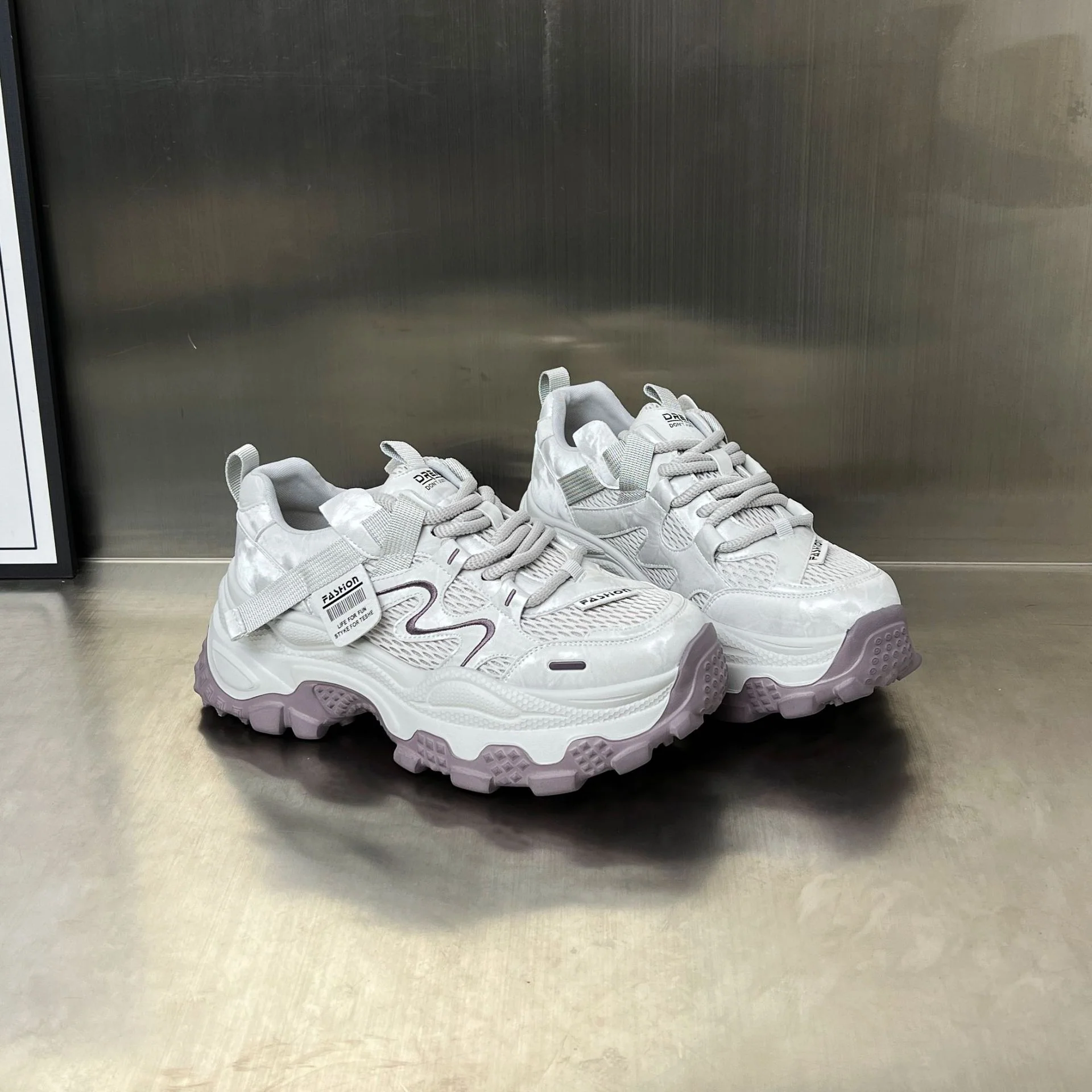 Damen Atmungsaktive Sportsneakers mit ergonomischer Dämpfungstechnologie Heidi Mode - Image 4