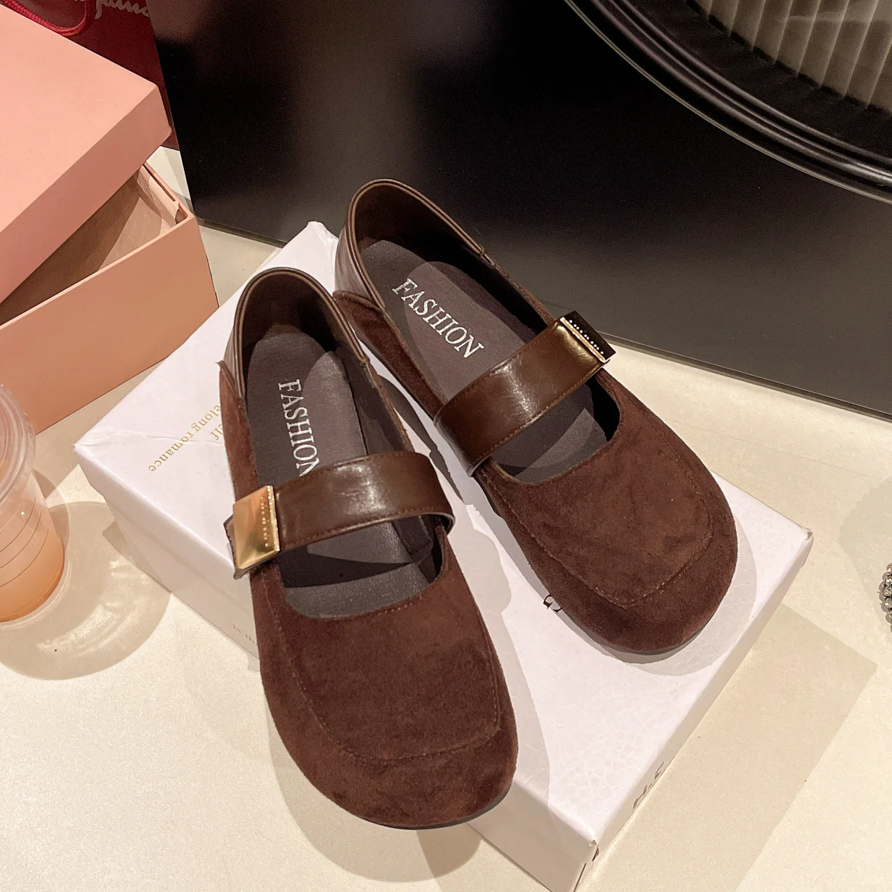 Damen Ballerina-Schuhe mit modischer Schnalle und weichem Wildlederoberteil Heidi Mode - Image 4