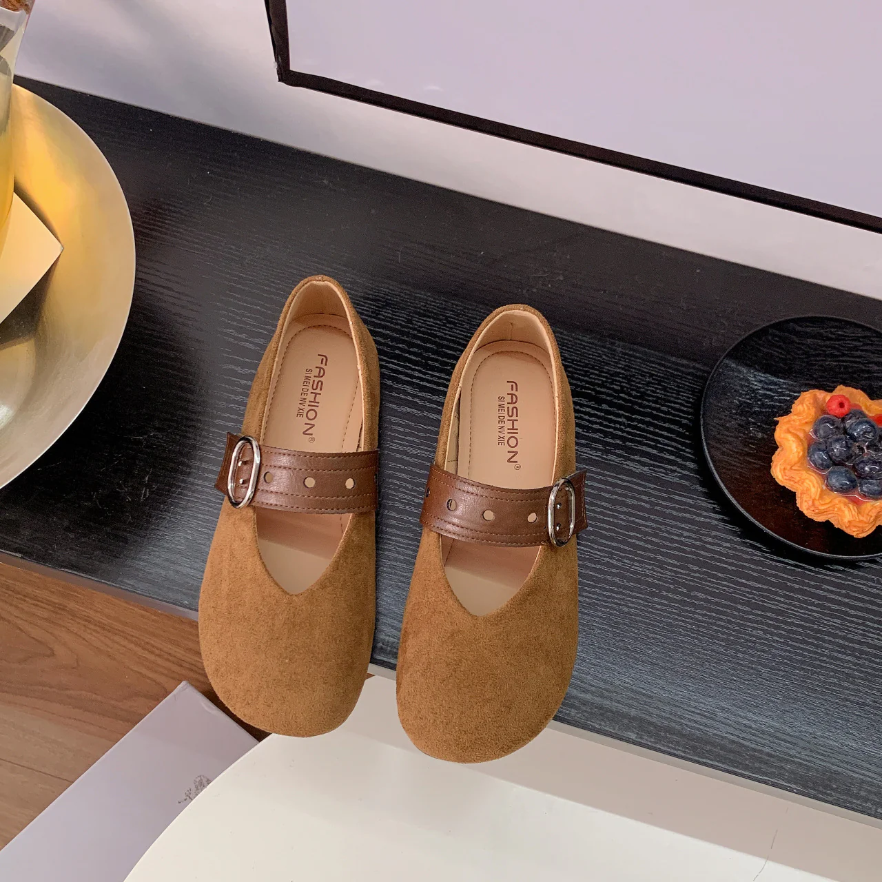 Damen Ballerinas mit dekorativem Riemen und komfortablem Fußbett Heidi Mode