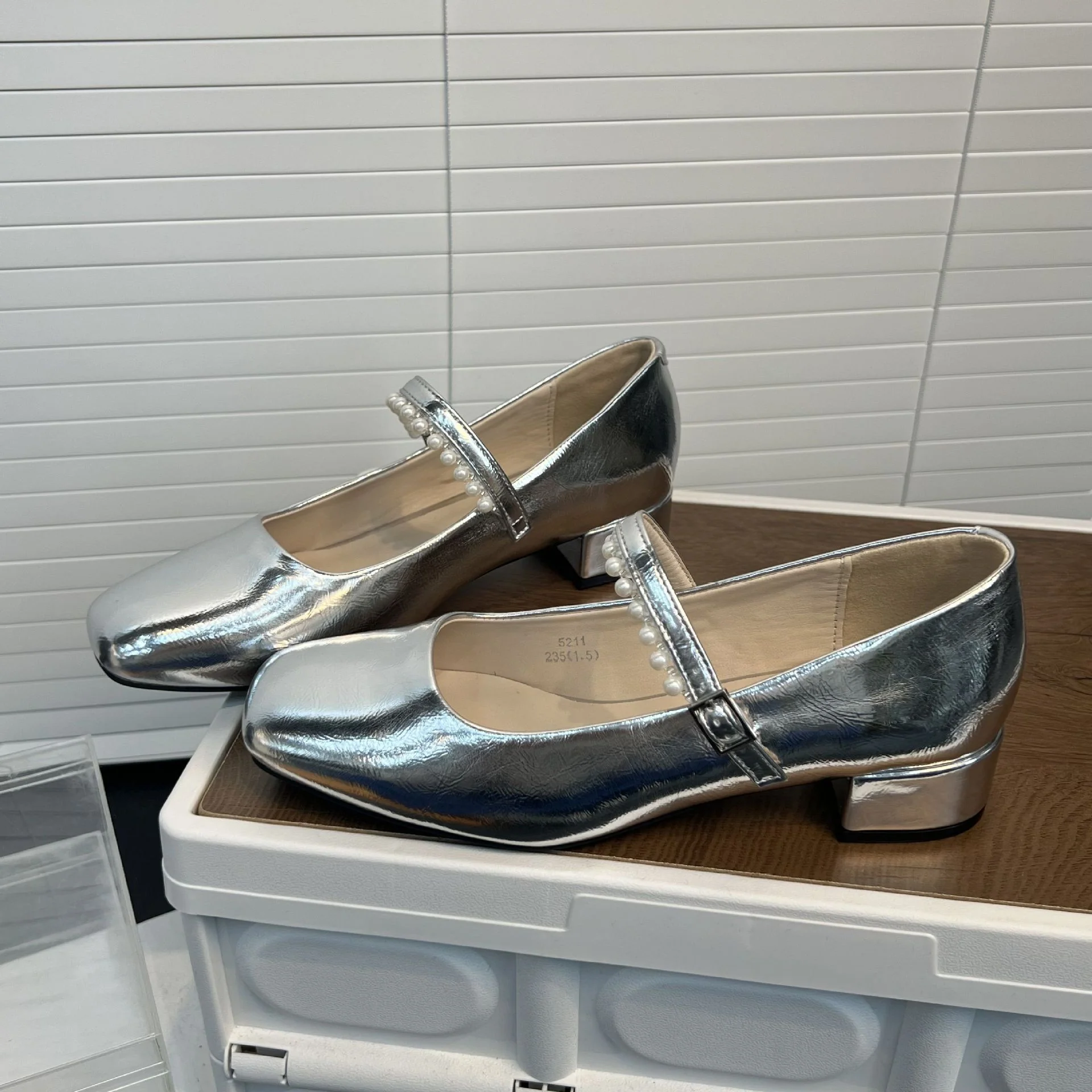 Damen Ballerinas mit dekorativer Riemenverzierung und komfortablem Absatz Heidi Mode