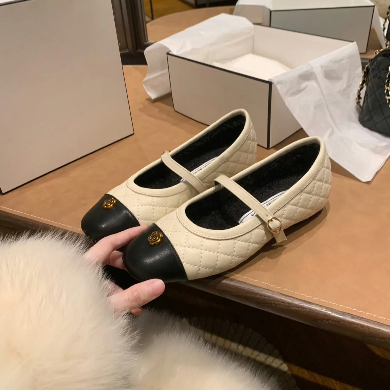 Damen Ballerinas mit elegantem Riemen und modischem Kick-Design Heidi Mode - Image 2