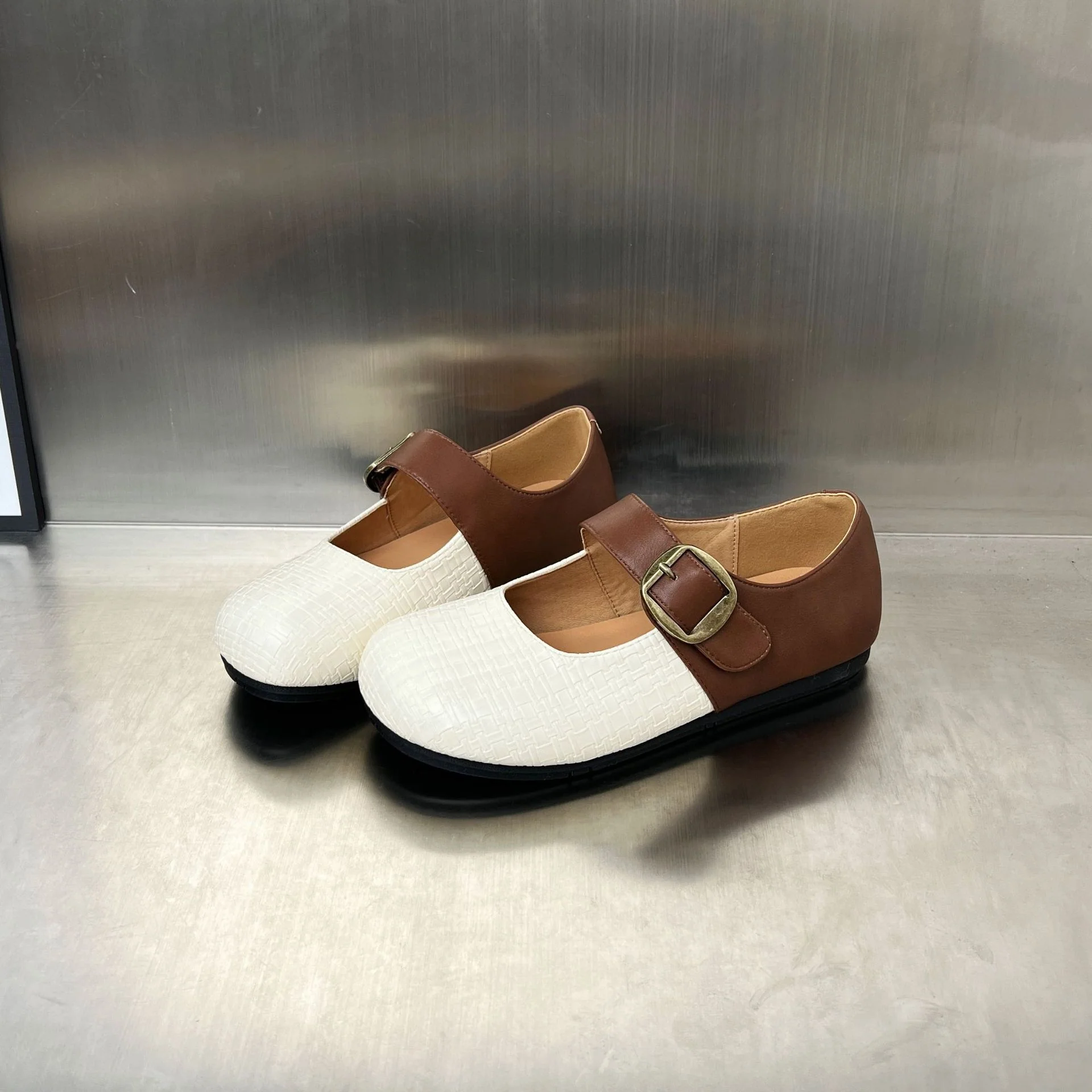 Damen Ballerinas mit elegantem Riemen und strukturiertem Obermaterial Heidi Mode - Image 4
