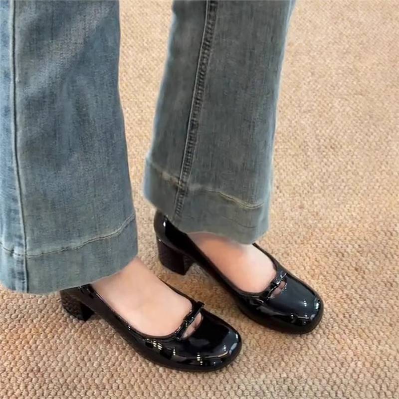 Damen Ballerinas mit komfortablem Blockabsatz und floraler Schnallenverzierung Heidi Mode