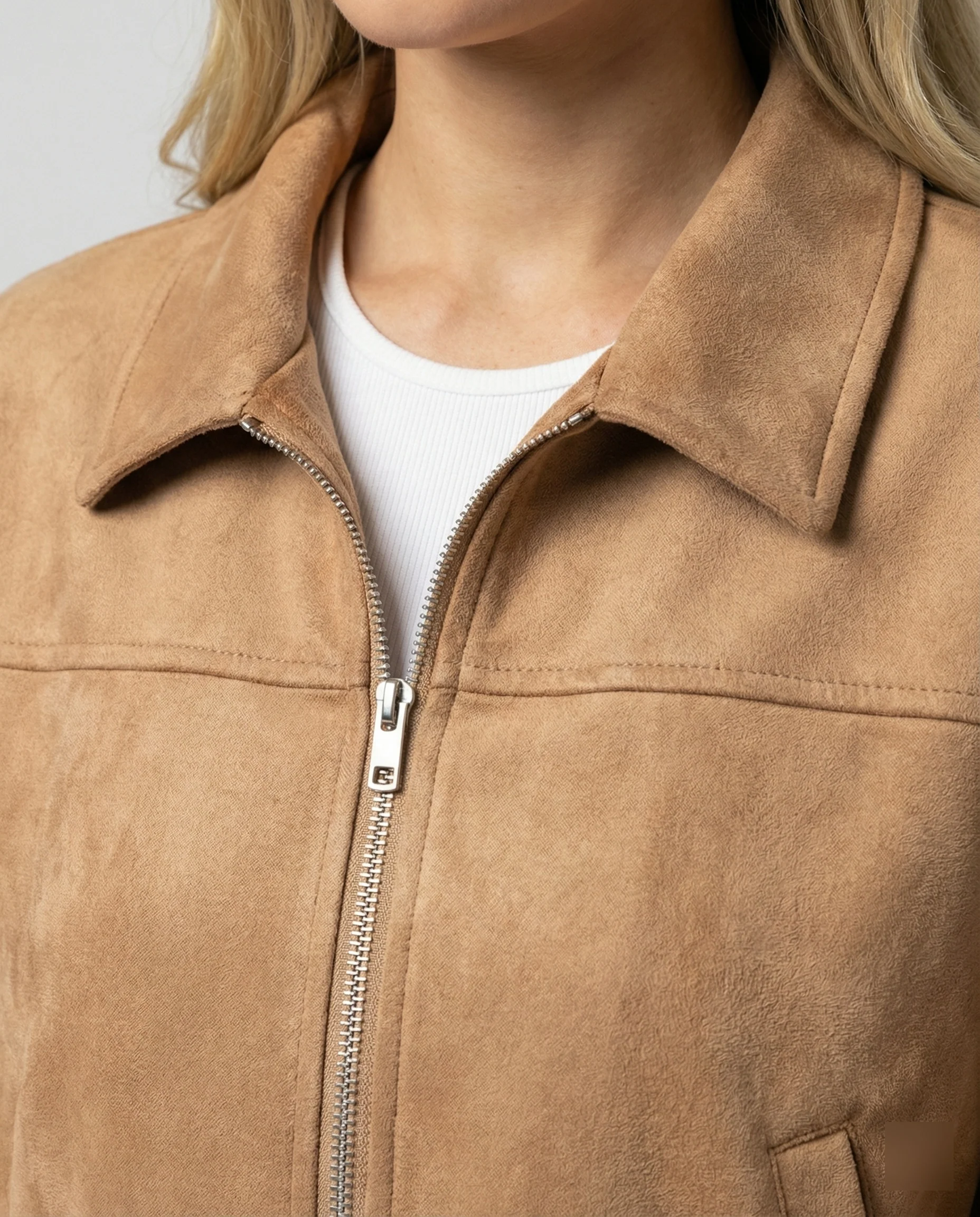 Damen Bekleidungsgeschäft kurz geschnittene Reißverschlussjacke mit Hemdkragen und taillierter Silhouette aus Wildlederimitat Heidi-Mode - Image 2