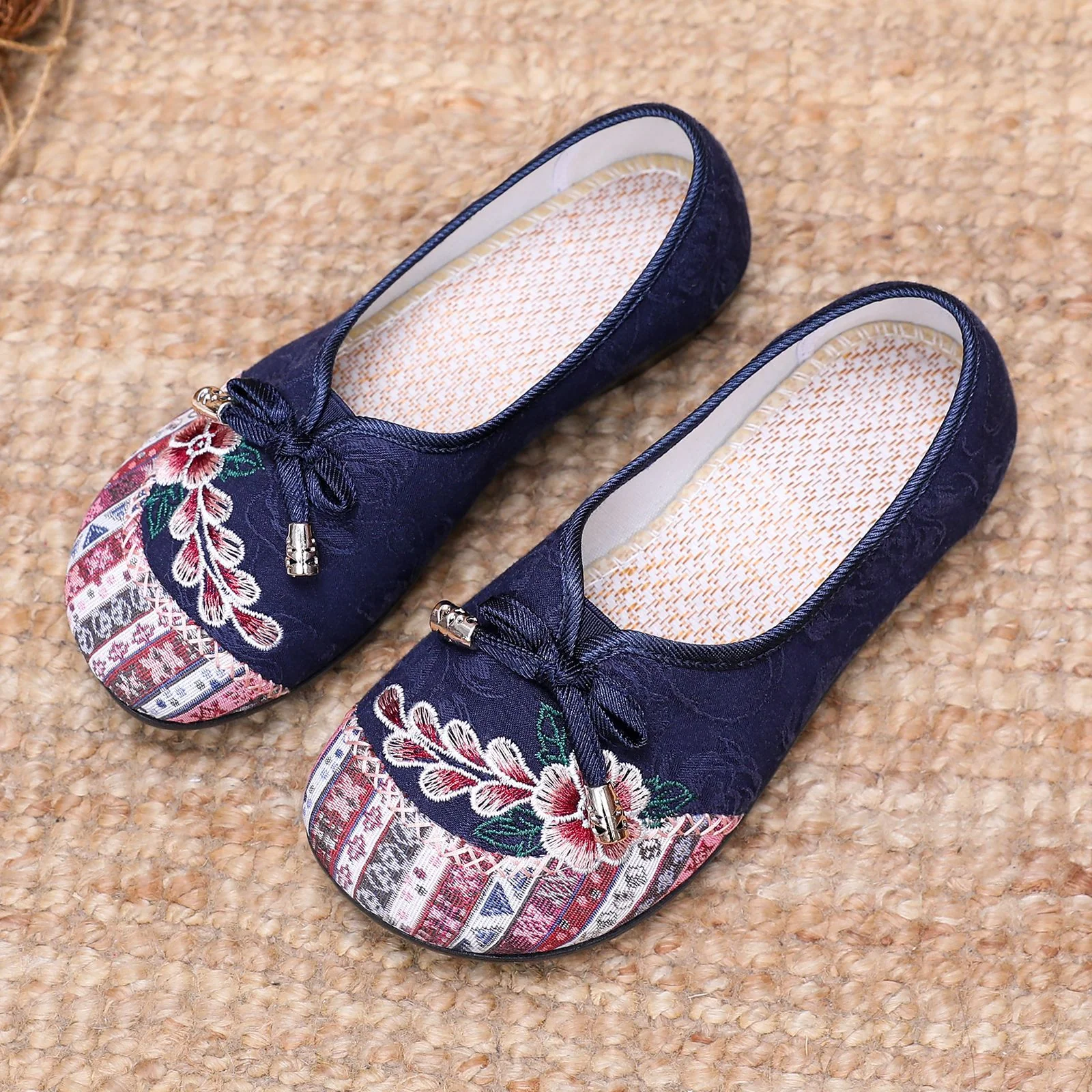 Damen Bequeme Ballerinas mit floralem Design und elastischem Einstieg Heidi Mode - Image 4