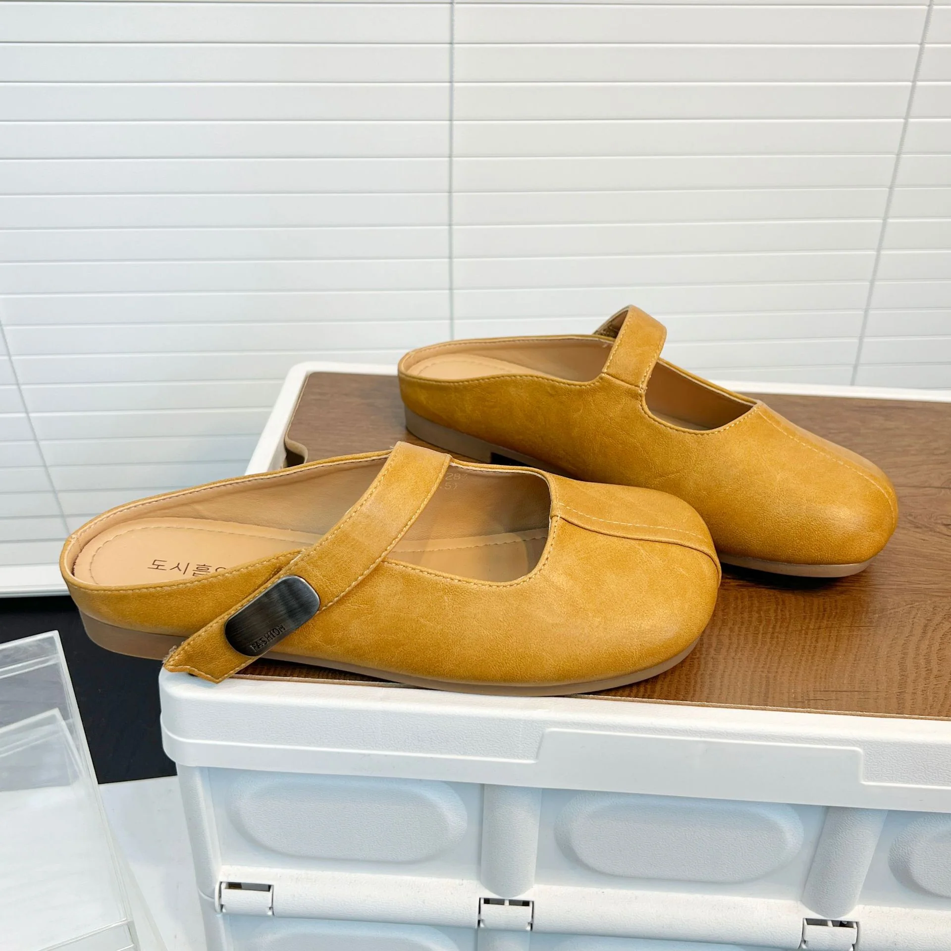 Damen Bequeme Clogs mit praktischem Riemenverschluss und ergonomischer Sohle Heidi Mode - Image 4