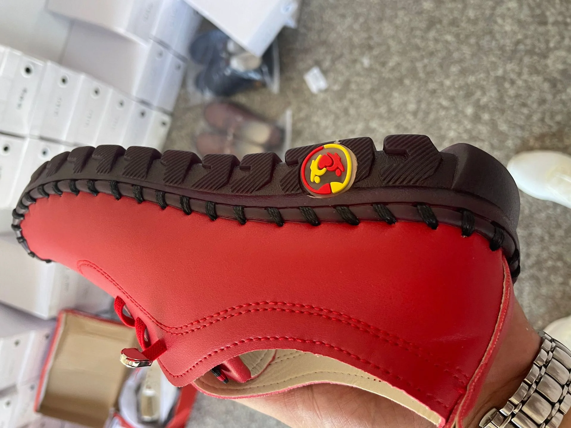Damen bequeme Freizeit-Schuhe mit rutschfester Sohle und atmungsaktiven Einsätzen Heidi Mode - Image 6