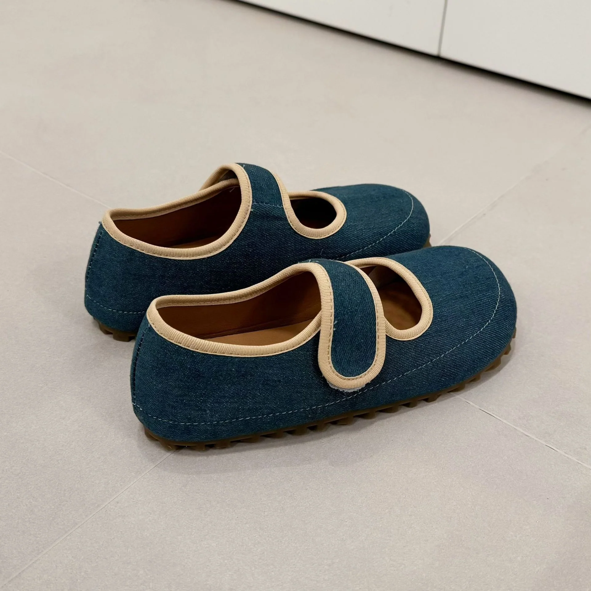 Damen Bequeme Hausschuhe mit elastischem Riemen und strapazierfähiger Sohle Heidi Mode - Image 6