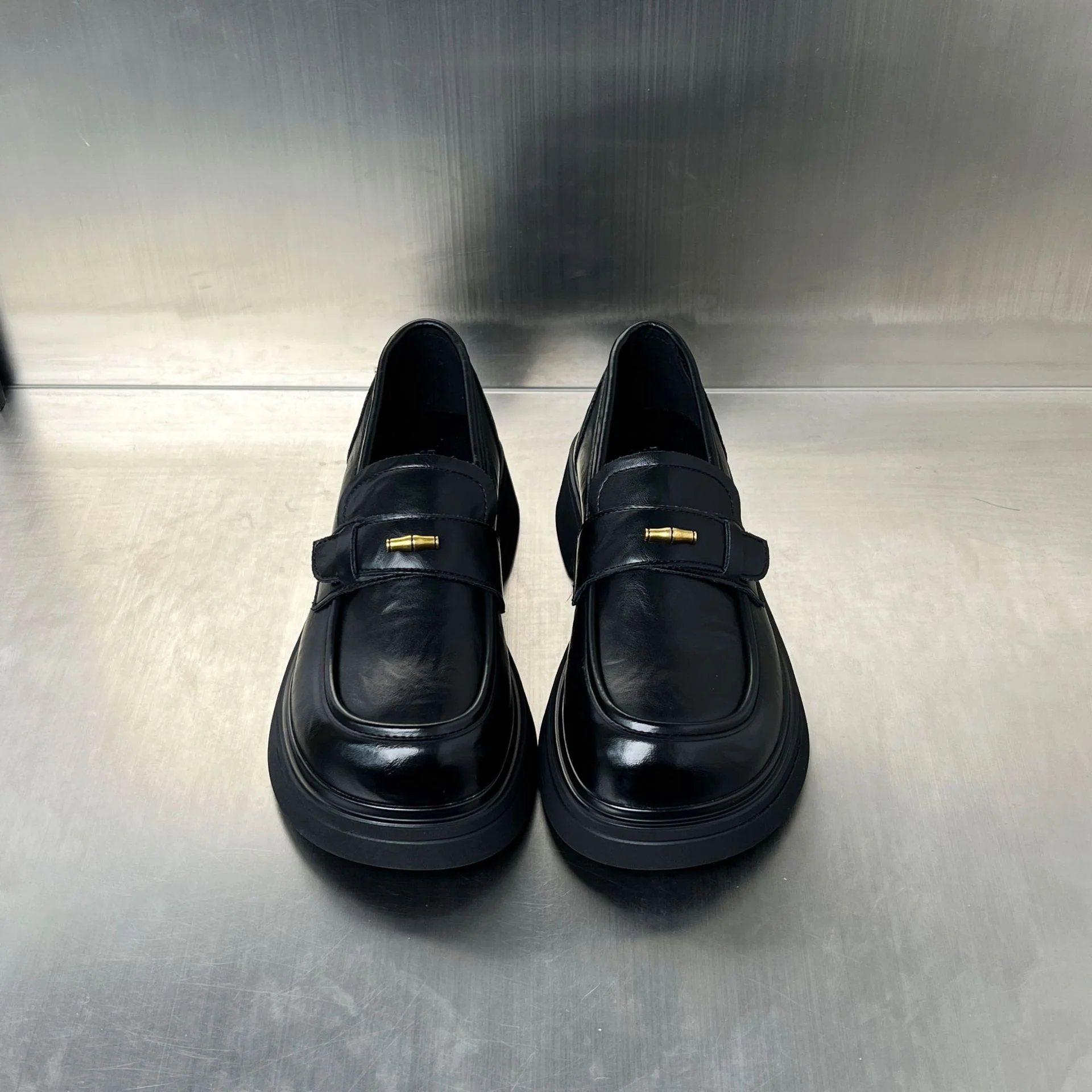 Damen Bequeme Loafers mit klobiger Sohle und eleganter Schnalle Heidi Mode - Image 4