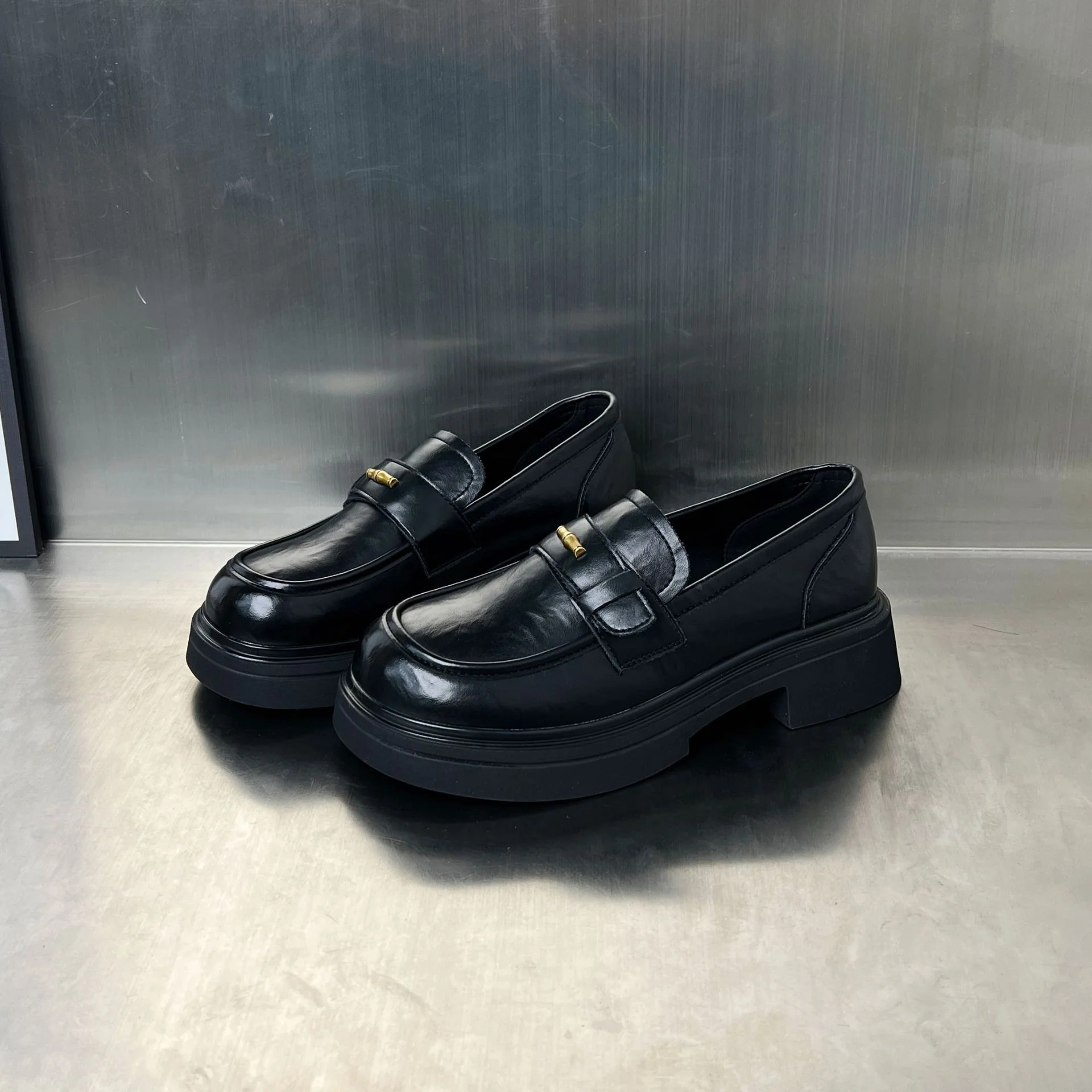 Damen Bequeme Loafers mit klobiger Sohle und eleganter Schnalle Heidi Mode - Image 6