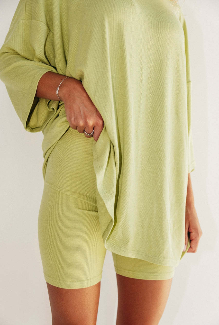 Damen Bequeme Oversize-Bluse mit Tiefem V-Ausschnitt Heidi-Mode - Image 7