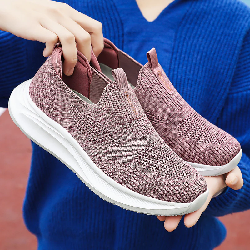 Damen Bequeme Slip-On Sneakers mit atmungsaktivem Obermaterial und dämpfender Sohle Heidi Mode