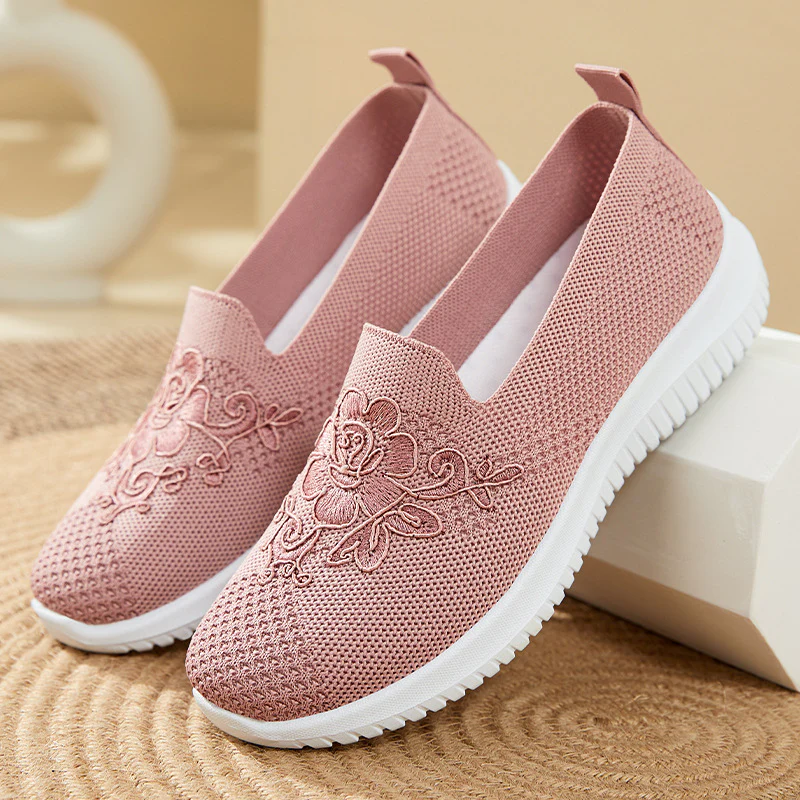 Damen Bequeme Slip-On Sneakers mit dekorativem Blumenmuster Heidi Mode