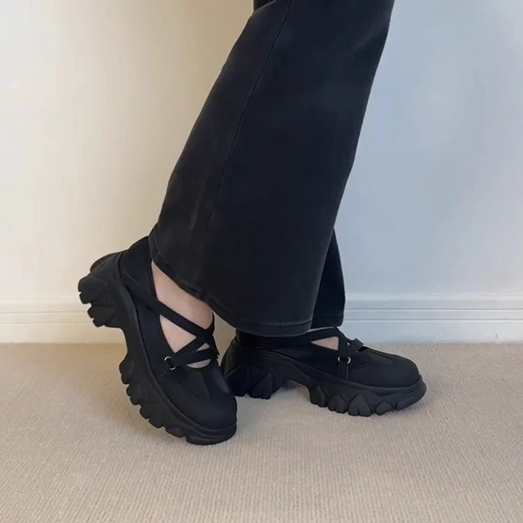 Damen Bequeme Slipper mit stylischem Kreuzband und dicker Profilsohle Heidi Mode - Image 3
