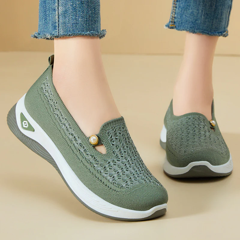 Damen Bequeme und atmungsaktive Slip-On Sneakers mit modischer Lochstrick-Optik Heidi Mode - Image 6