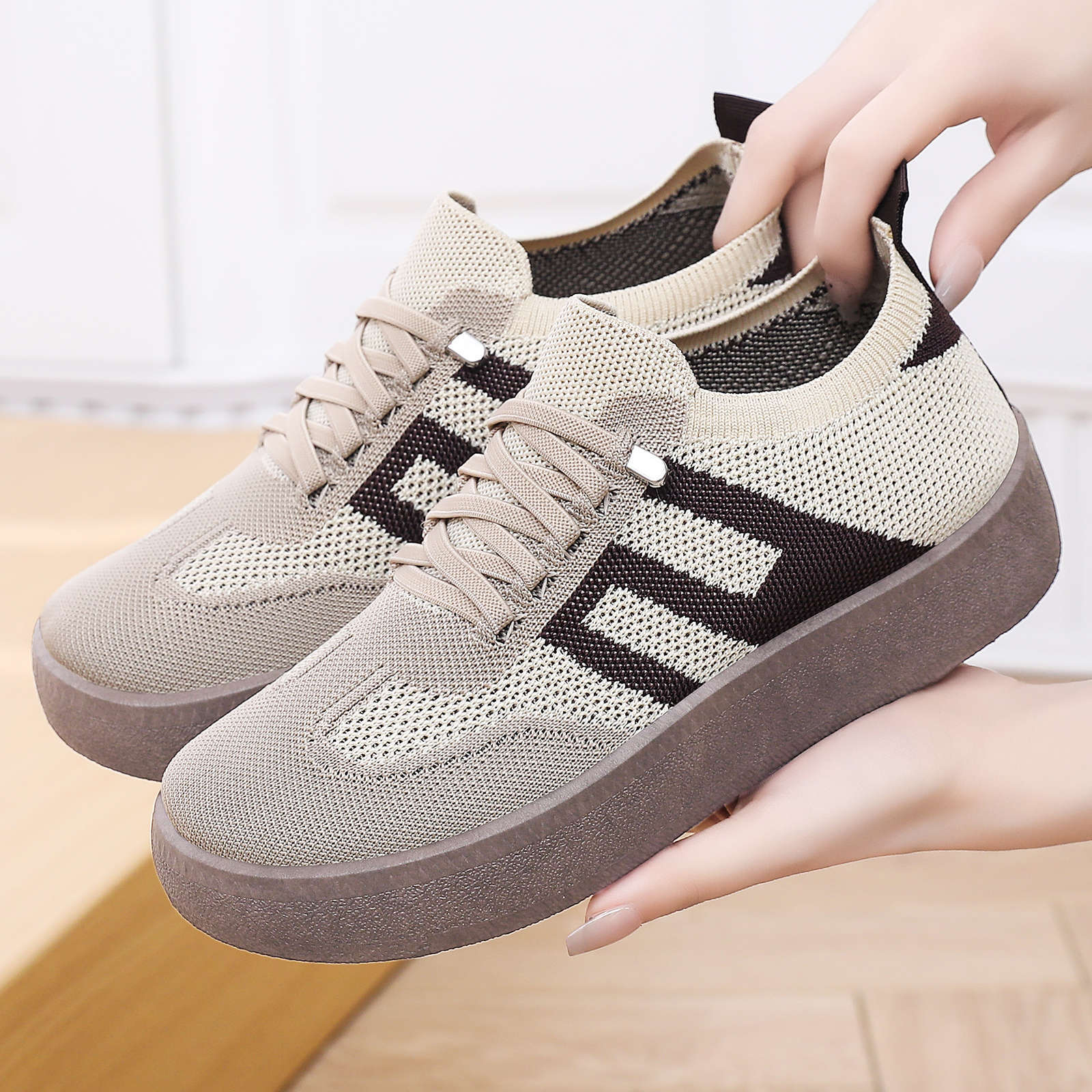 Damen Bequeme und luftige Sneaker mit Plattformsohle Heidi Mode