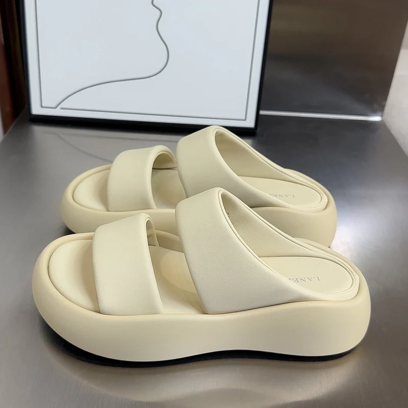 Damen Bequeme Wellness-Pantoletten mit ergonomischem Fußbett und rutschfester Sohle Heidi Mode - Image 6