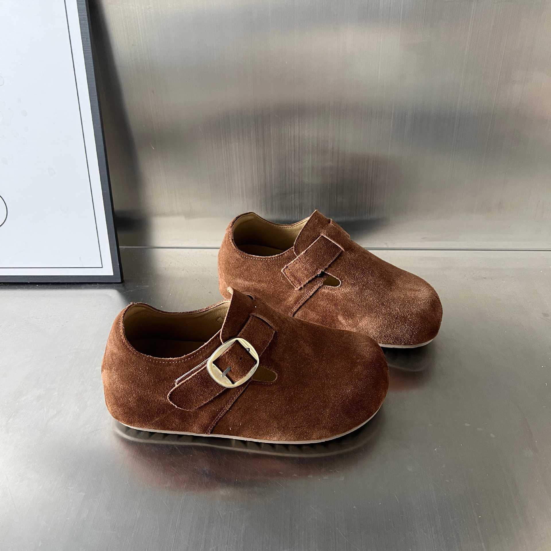 Damen bequeme Wildleder-Clogs mit elegantem Schnallenverschluss Heidi Mode - Image 4