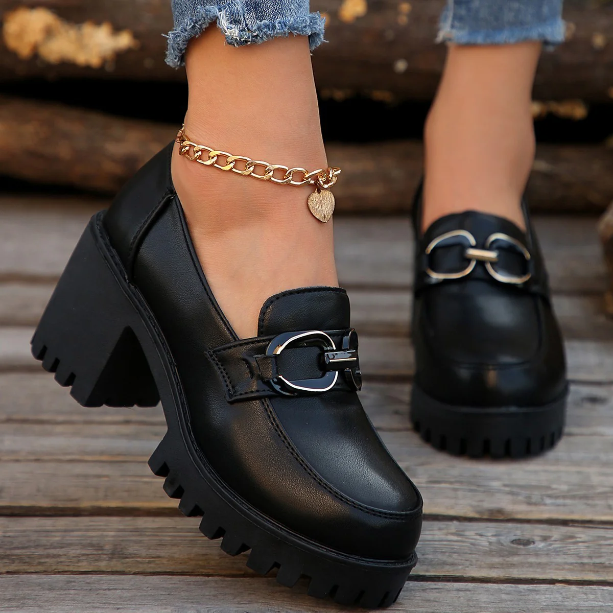 Damen Blockabsatz-Schuhe mit markanter Sohle und modischen Schnallen Heidi Mode - Image 4