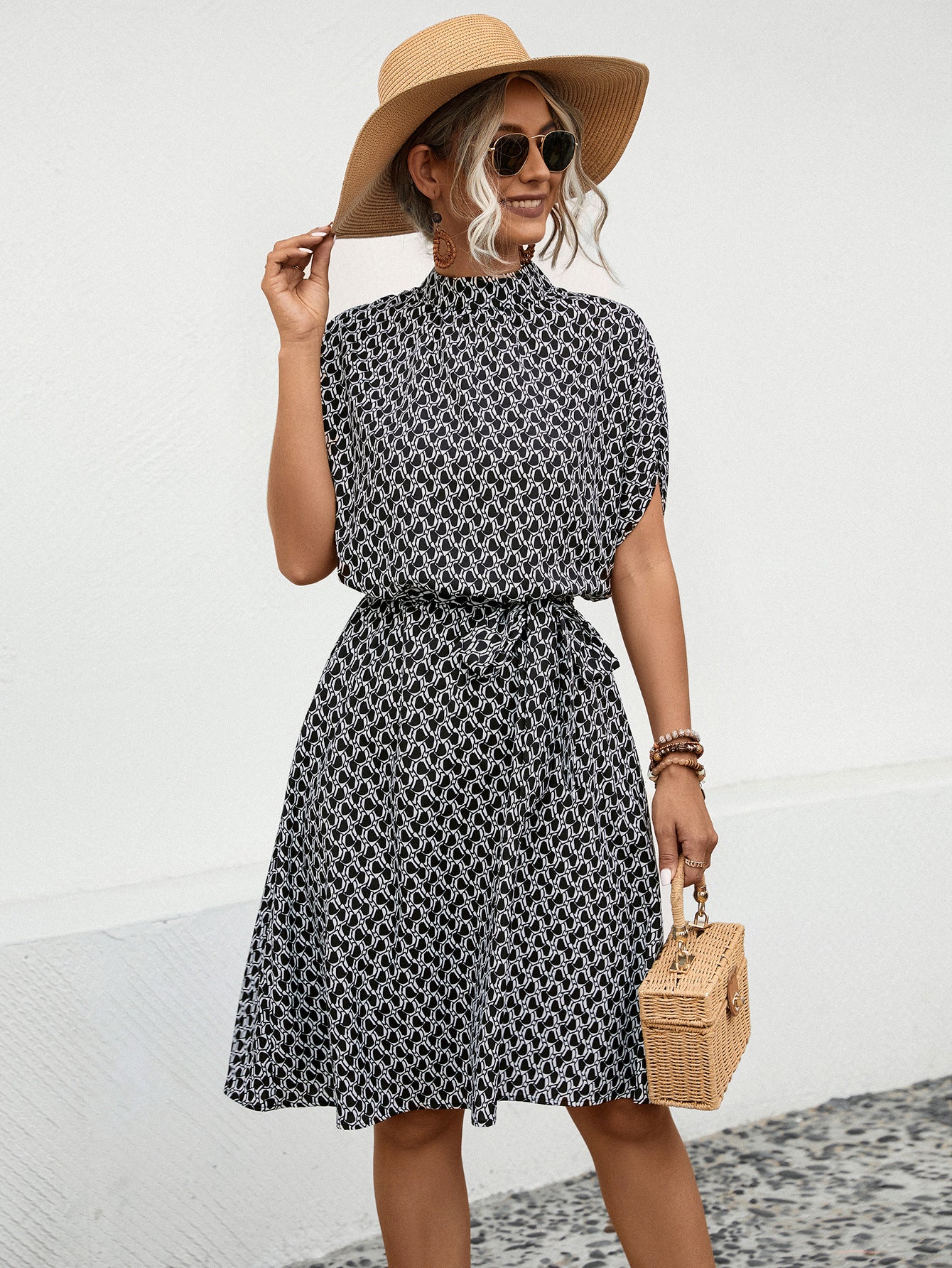 Damen Bogenmuster Kleid mit hohem Kragen und Bindegürtel Heidi-Mode - Image 5