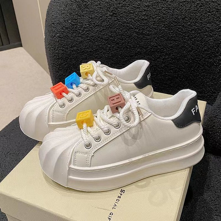 Damen Casual Sneakers mit bunten Schnürsenkeln und komfortabler Plateau-Sohle Heidi Mode