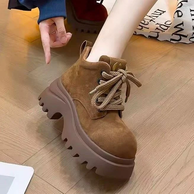 Damen Chunky Boots mit hohem Profil und robustem Schnürverschluss Heidi Mode - Image 6