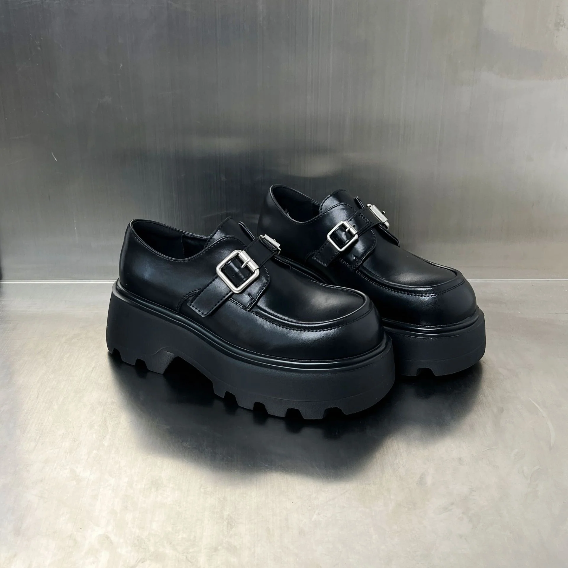 Damen Chunky Mokassins aus hochwertigem Leder mit modischer Schnallenverzierung Heidi Mode - Image 3