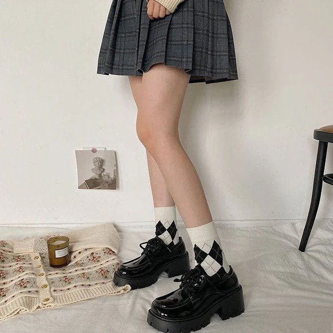 Damen Chunky Schnürschuhe mit Robustem Blockabsatz und Glänzender Oberfläche Heidi-Mode - Image 2