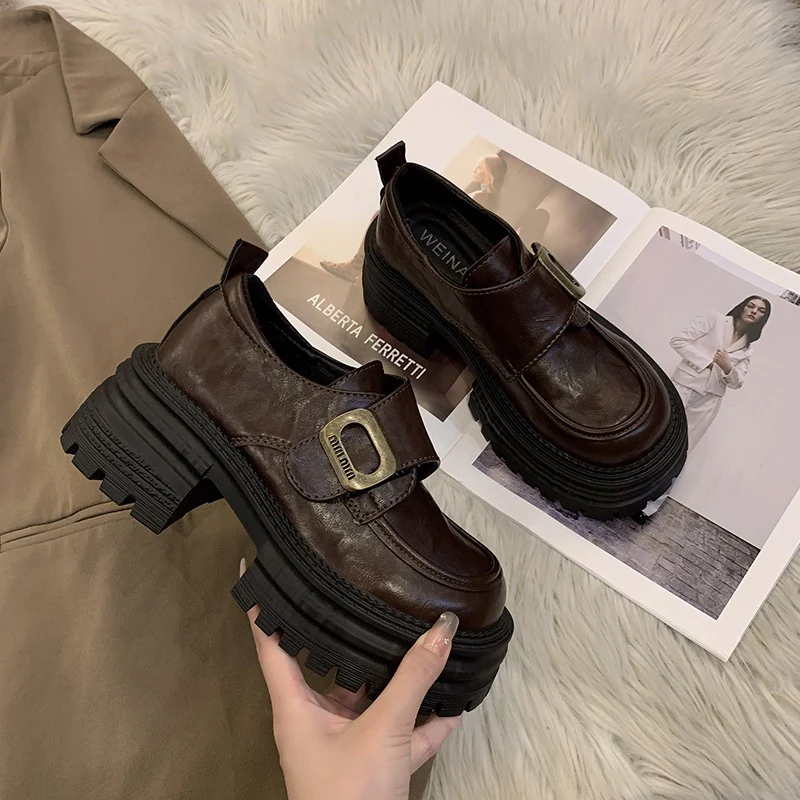 Damen Chunky Schnürschuhe mit robustem Plateau und modischer Schnallen-Applikation Heidi Mode - Image 6