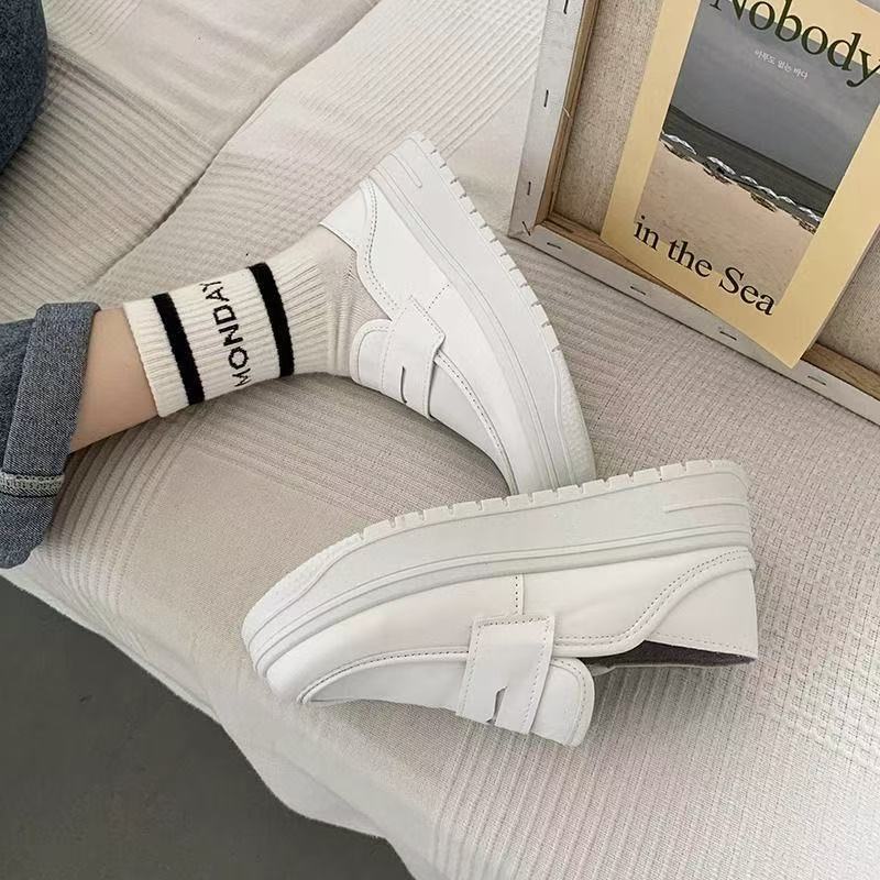 Damen Chunky Slip-On Sneakers mit verstellbarem Riemen und modischer Sohle Heidi Mode - Image 4