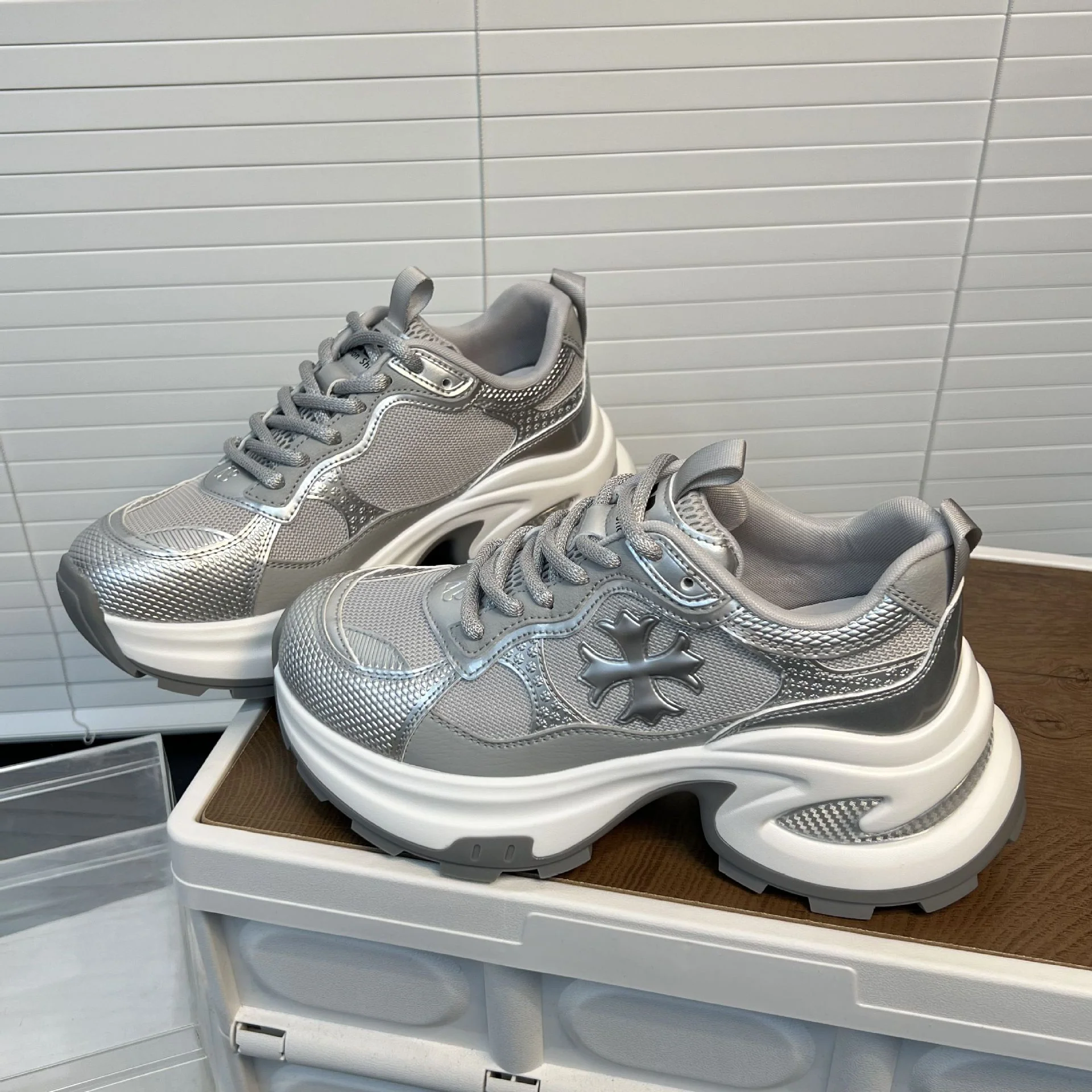 Damen Chunky Sneakers mit atmungsaktiver Mesh-Oberfläche und stabiler Sohle Heidi Mode