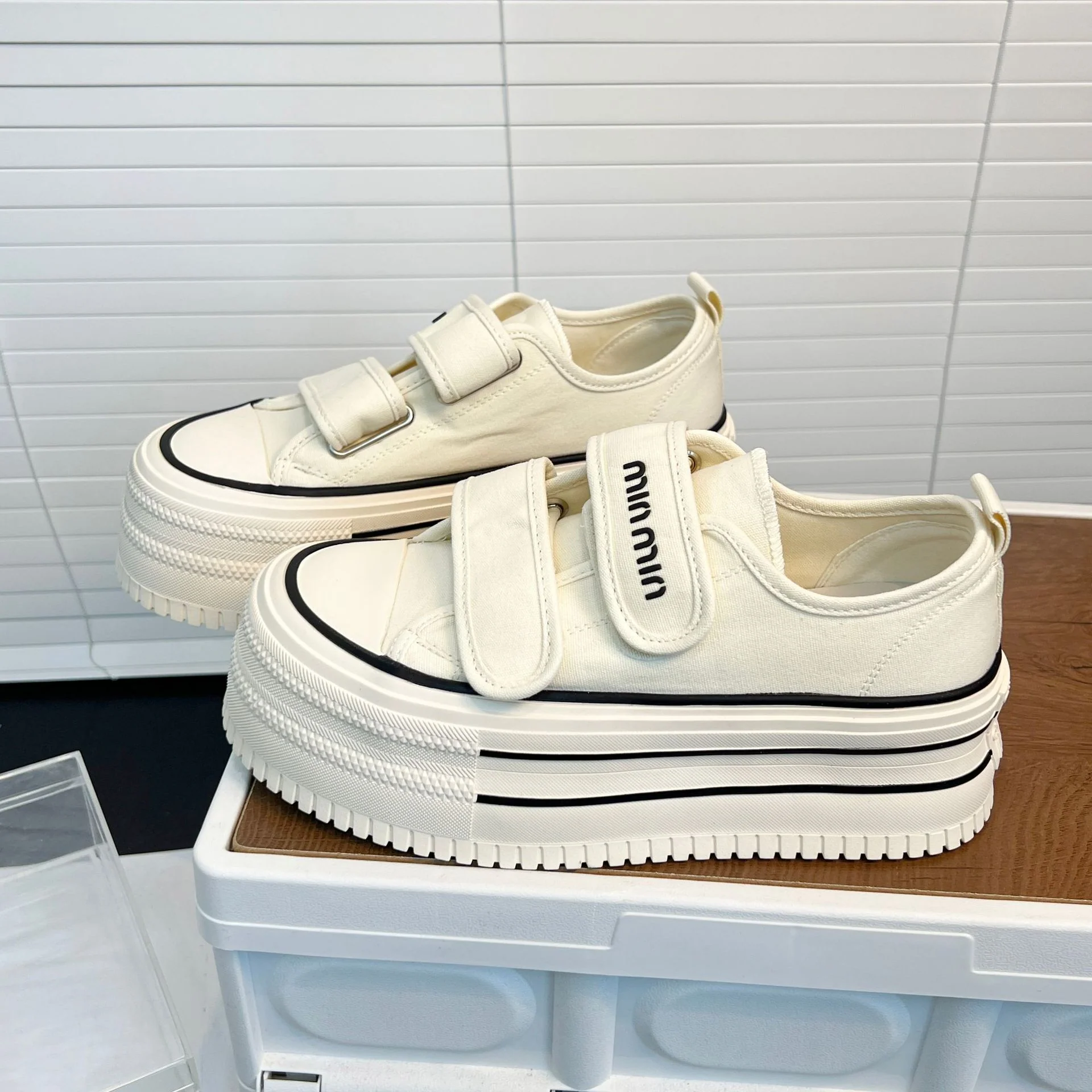 Damen Chunky Sneakers mit Klettverschluss und modischer Plateausohle Heidi Mode - Image 6