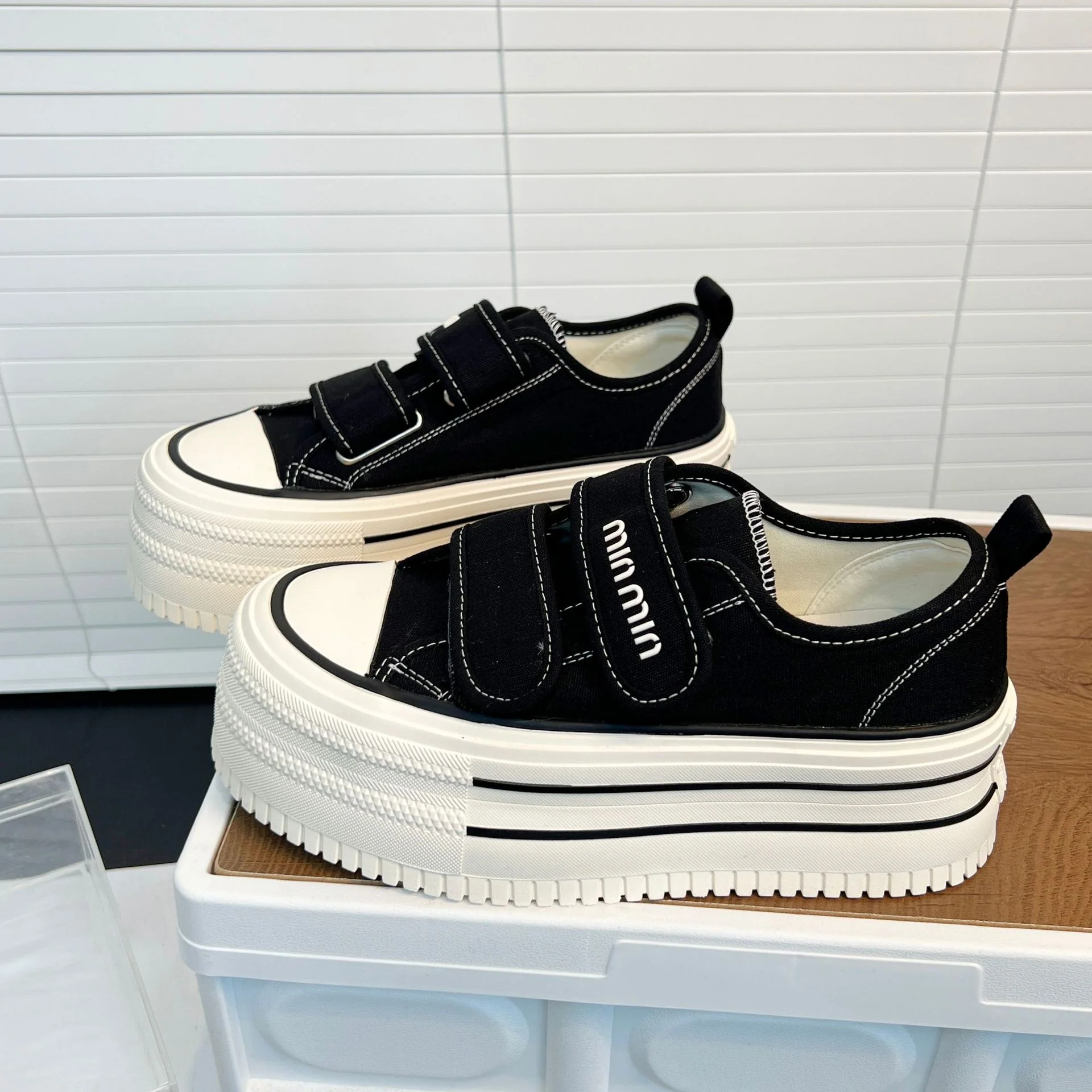 Damen Chunky Sneakers mit Klettverschluss und modischer Plateausohle Heidi Mode - Image 7