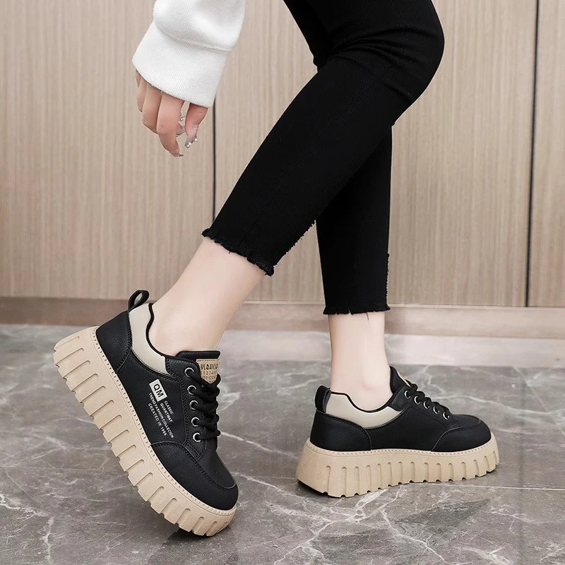Damen Chunky Sneakers mit Plateau und sportlichem Design Heidi Mode - Image 3