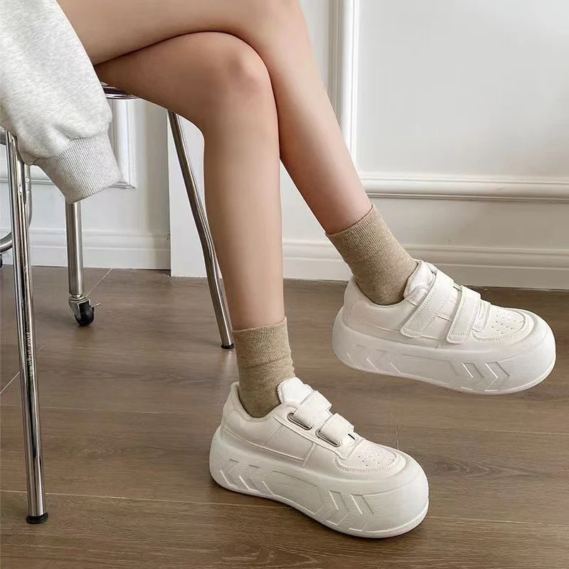 Damen Chunky Sneakers mit verstellbarem Klettverschluss und dämpfender Sohle Heidi Mode - Image 2