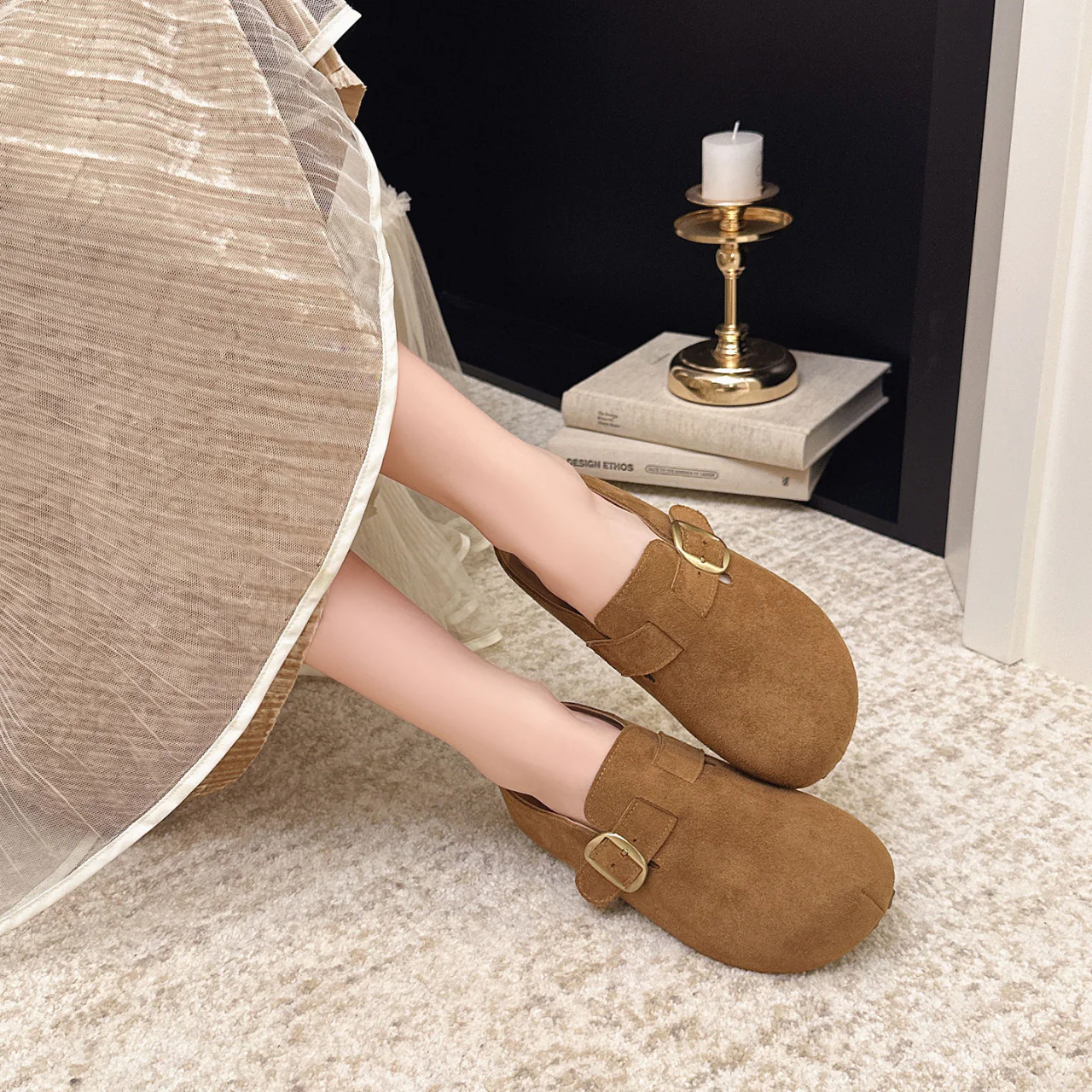 Damen Clogs aus hochwertigem Wildleder mit eleganter Schnalle Heidi Mode - Image 6