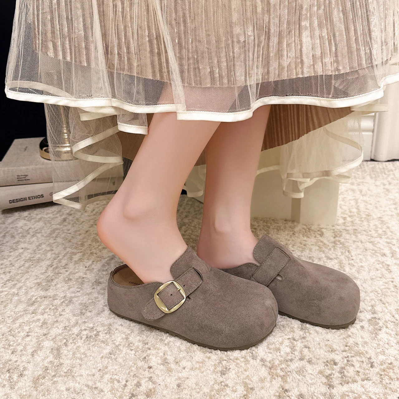 Damen Clogs aus hochwertigem Wildleder mit eleganter Schnalle Heidi Mode - Image 7