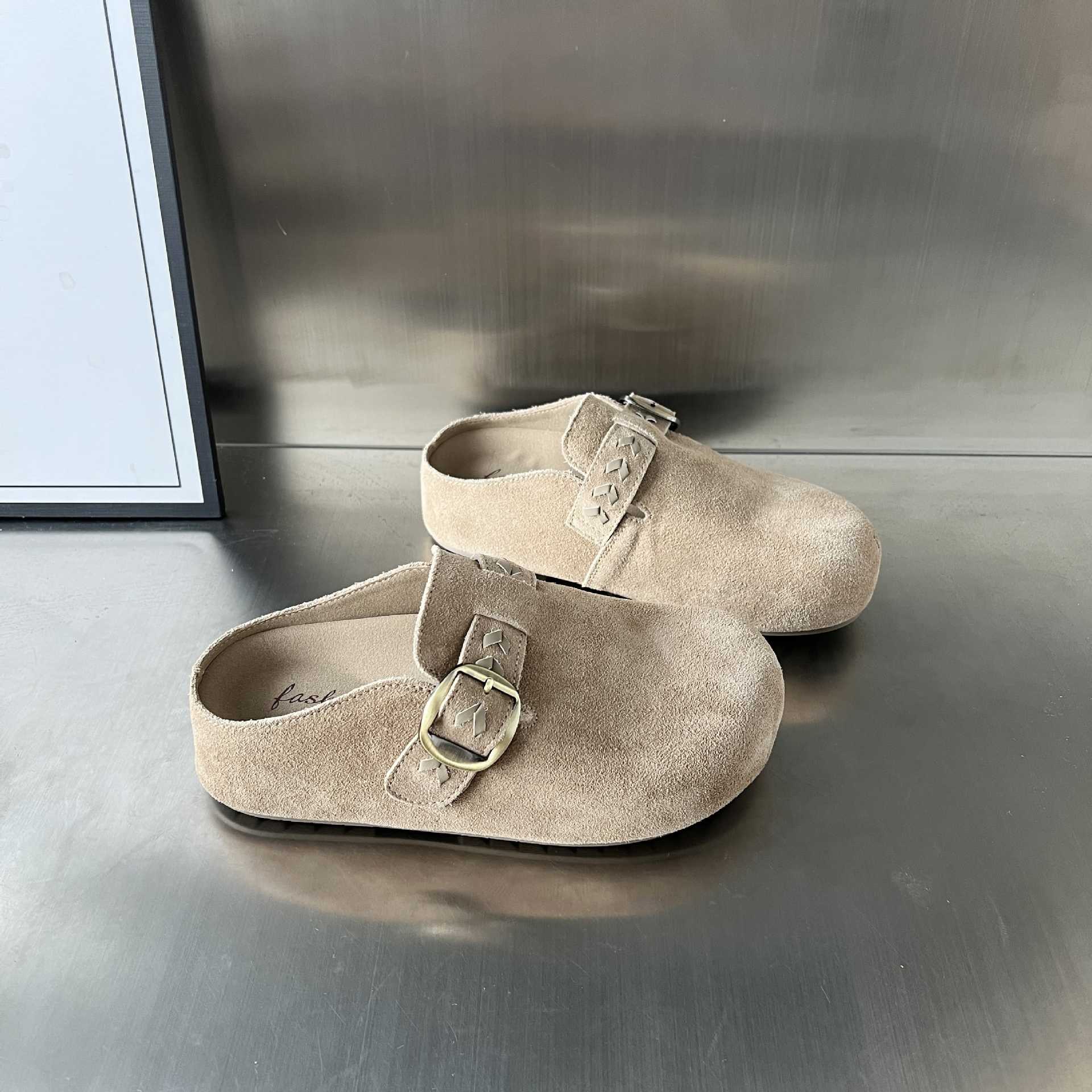 Damen Clogs aus hochwertigem Wildleder mit praktischer Schnallenverzierung Heidi Mode - Image 5