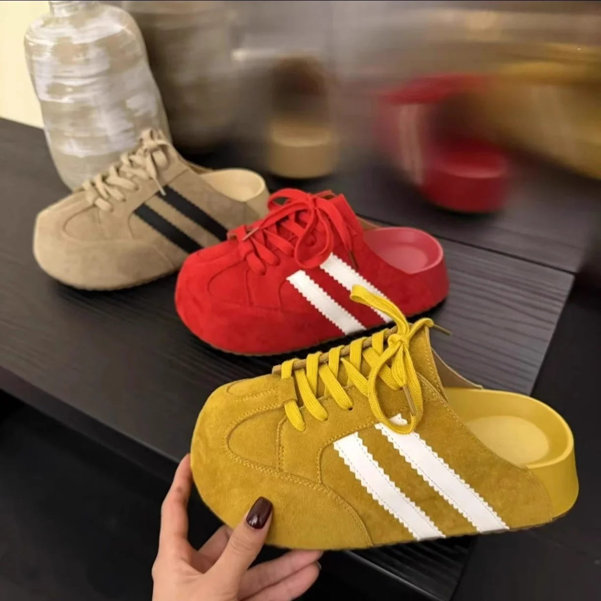 Damen Clogs im sportlichen Design mit hochwertigem Wildleder und klassischer Schnürung Heidi Mode - Image 2