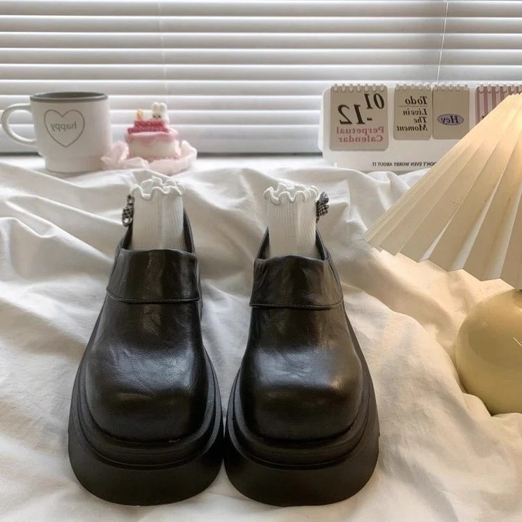 Damen Clogs mit anspruchsvollem Design und extravaganten Details Heidi Mode - Image 3