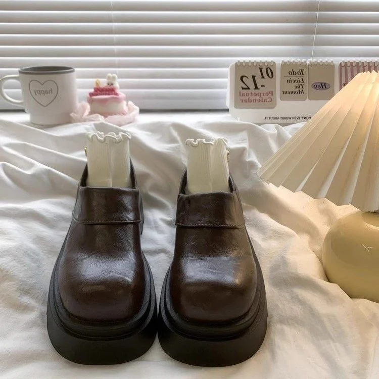 Damen Clogs mit anspruchsvollem Design und extravaganten Details Heidi Mode - Image 4