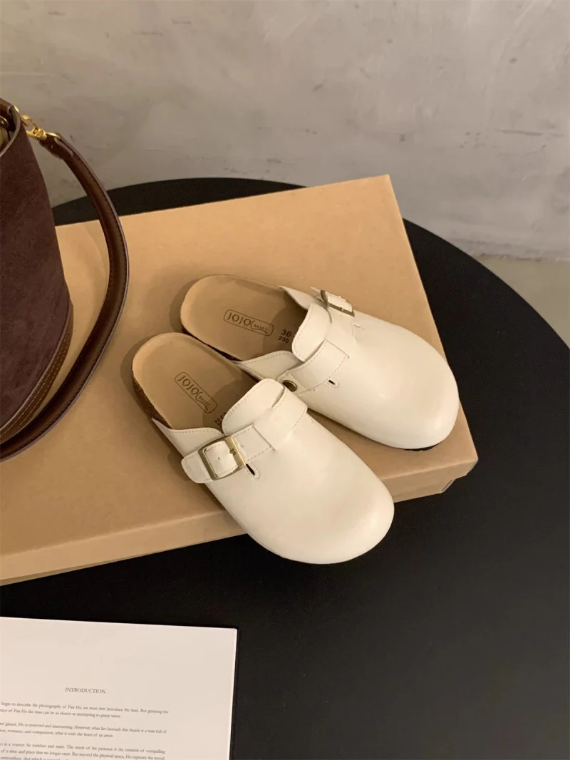 Damen Clogs mit bequemem Fußbett und modischen Schnallenverzierungen Heidi Mode - Image 7