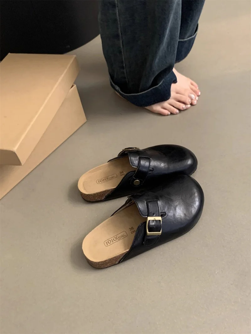 Damen Clogs mit bequemem Fußbett und modischen Schnallenverzierungen Heidi Mode - Image 8